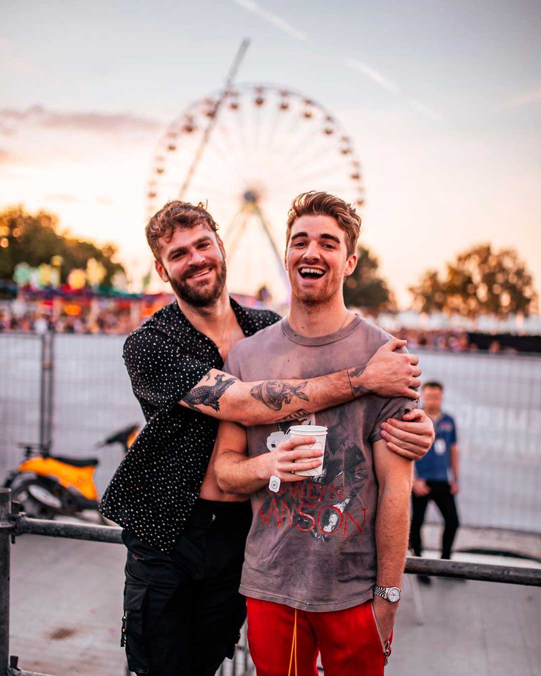 The-Chainsmokers-vertical